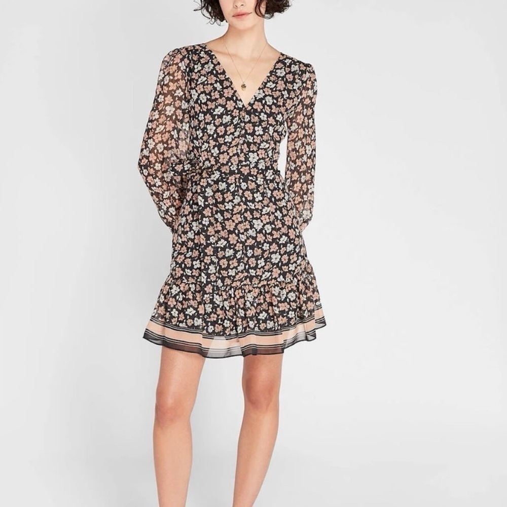 Club Monaco Floral Print V Neck 100% Silk Mini Wrap Long Sleeve Dress Sz 4